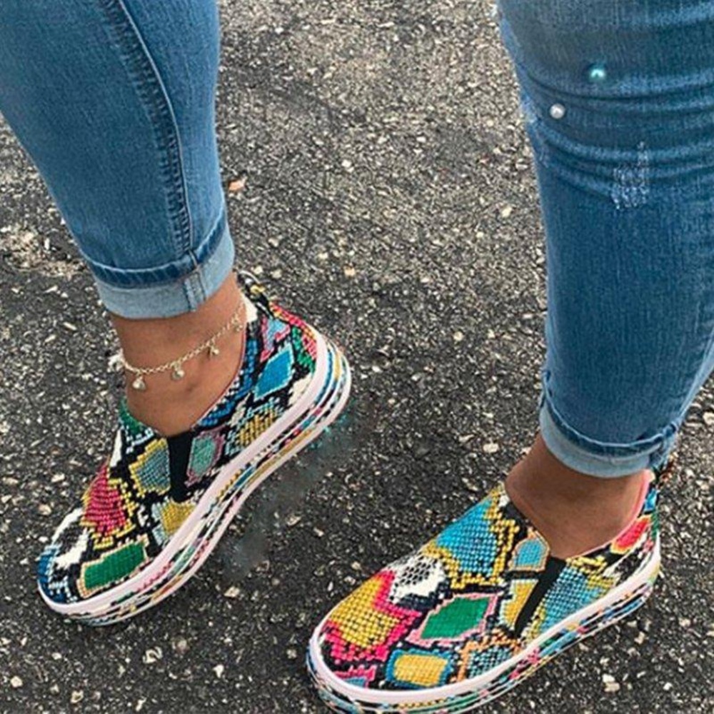 Women Fashion Snakeskin Slip-on Round Toe Sneakers